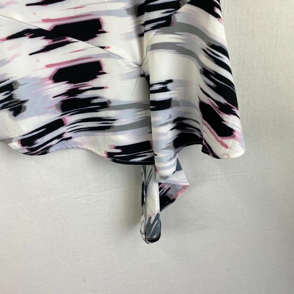 REBEL Pattern Print Blouse NWT - Picture 4 of 7